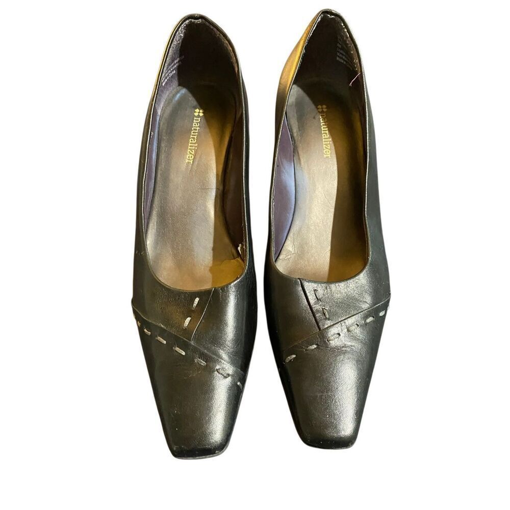 Naturalizer women’s black leather pump he’ll 2.5. Size 8.
